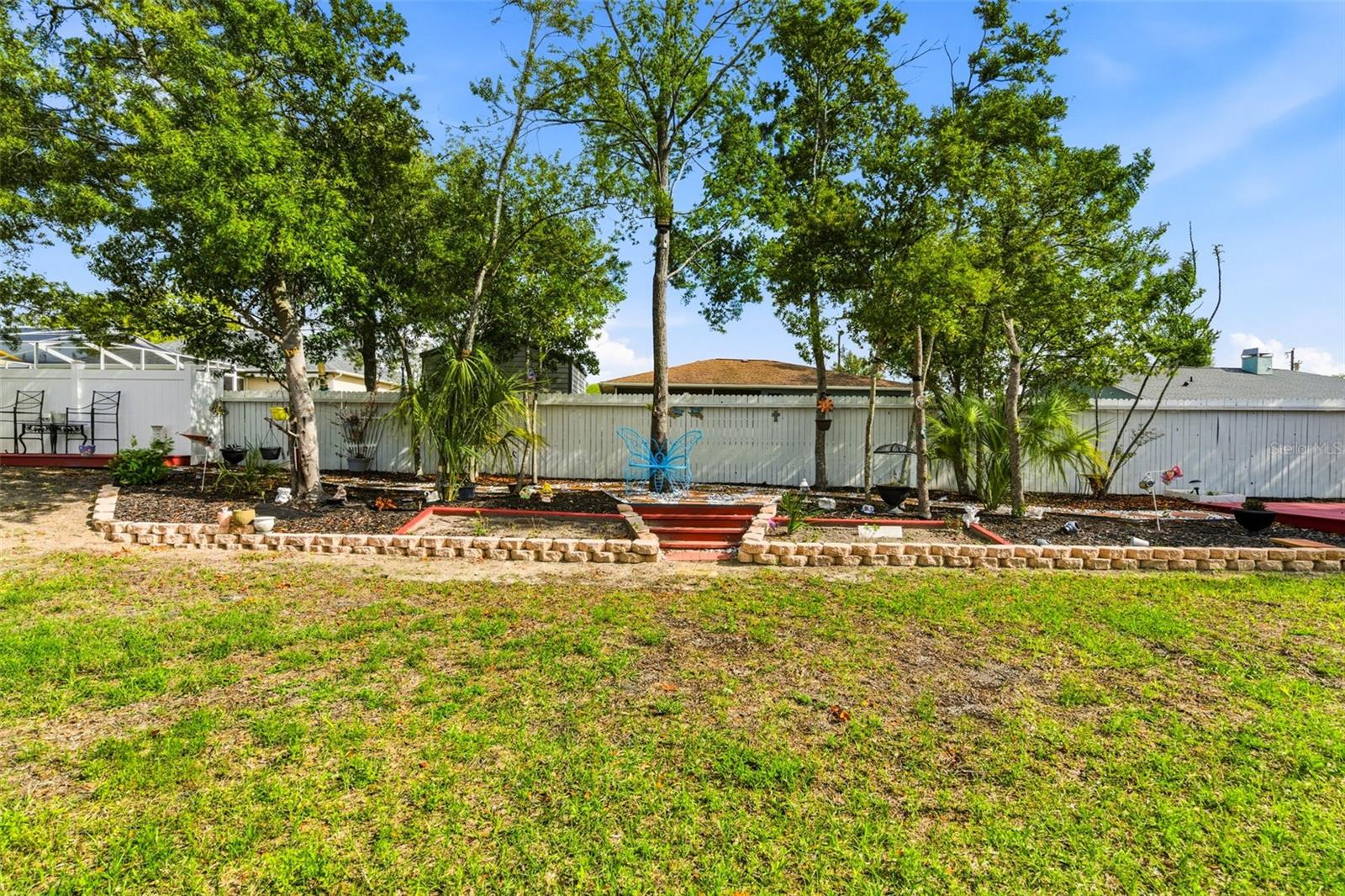 Listing photo id 50 for 12181 Topaz Street