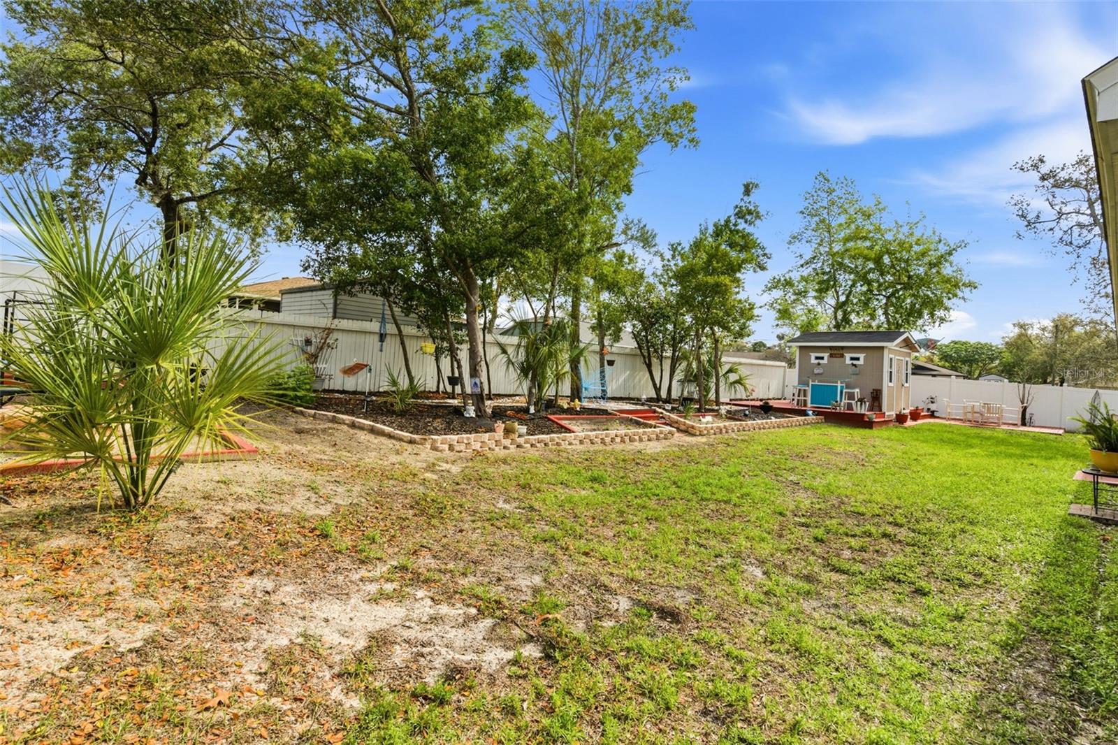 Listing photo id 53 for 12181 Topaz Street