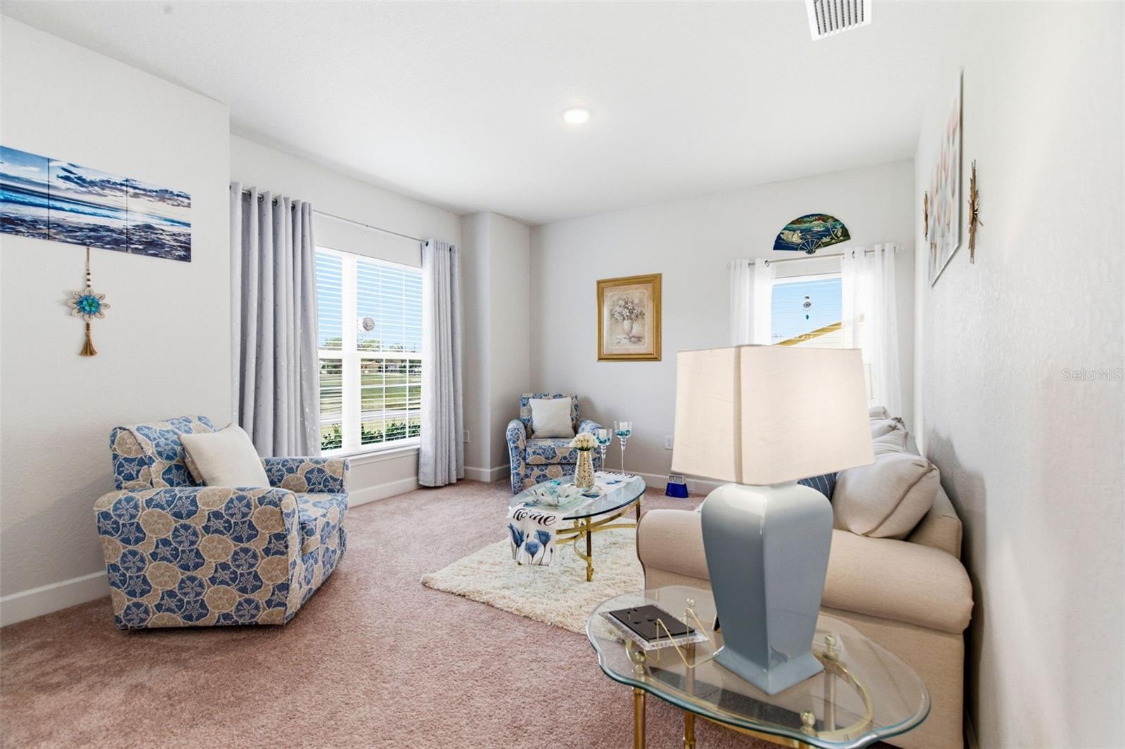 Listing photo id 7 for 12181 Topaz Street