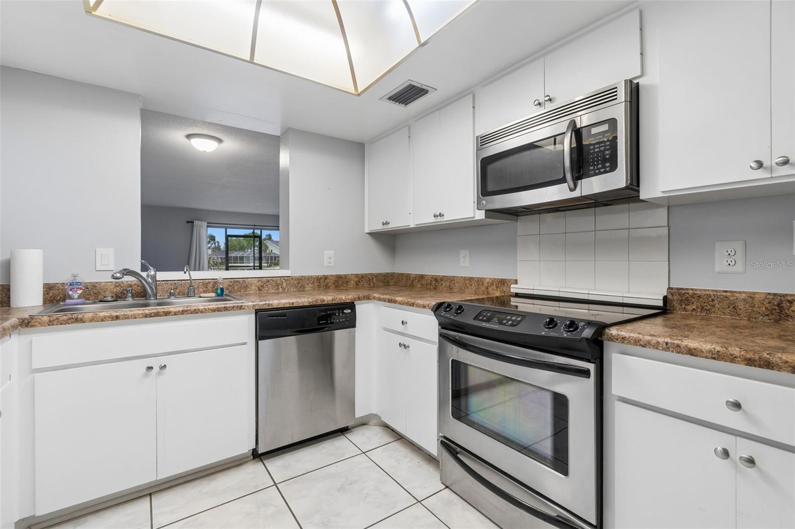 Image 14 of 96 For 6320 Grand Bahama Circle 6320