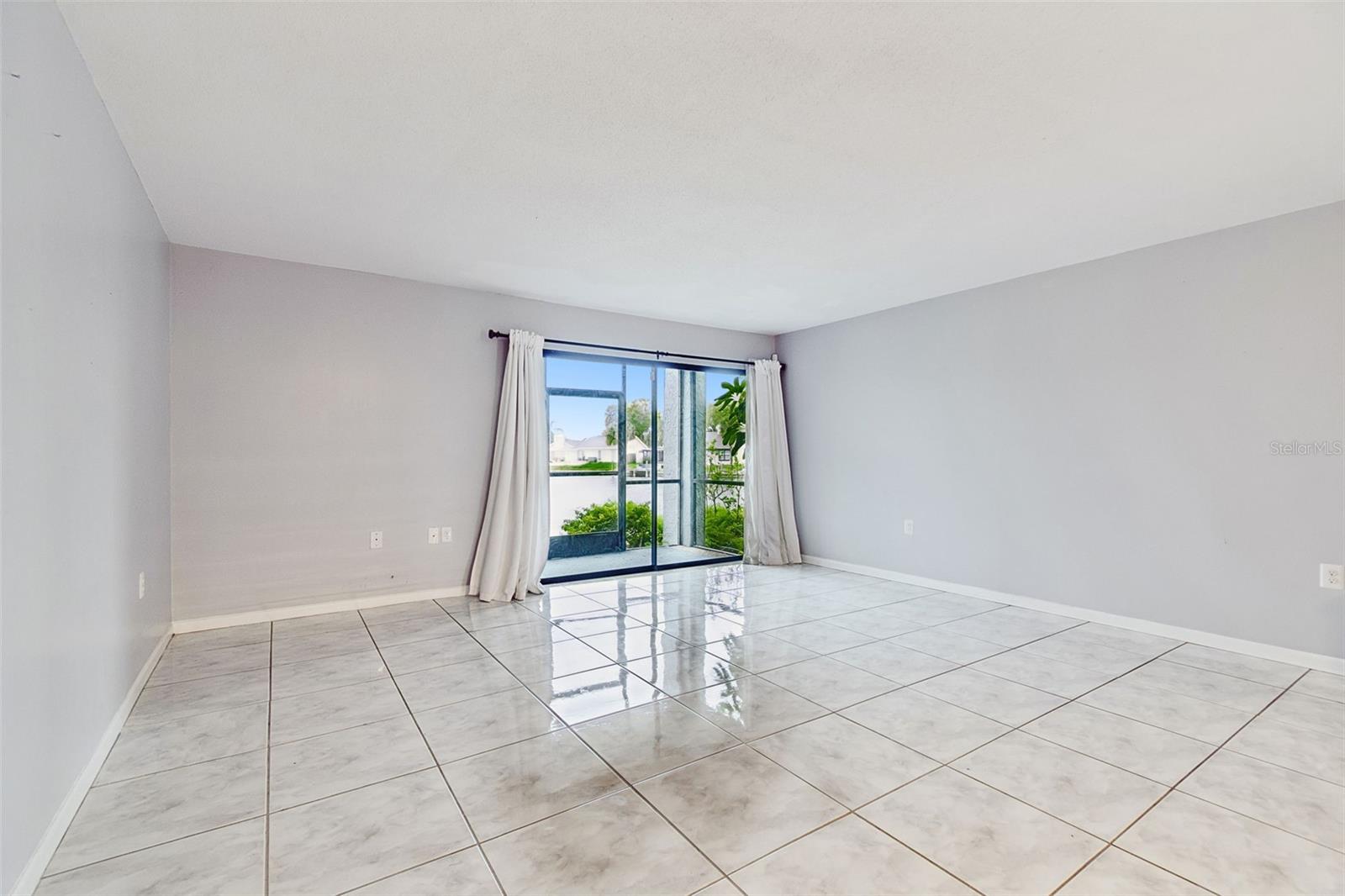 Image 29 of 96 For 6320 Grand Bahama Circle 6320