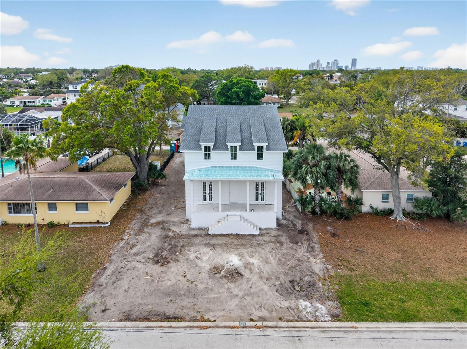 Image 10 of 11 For 808 39th Avenue Ne