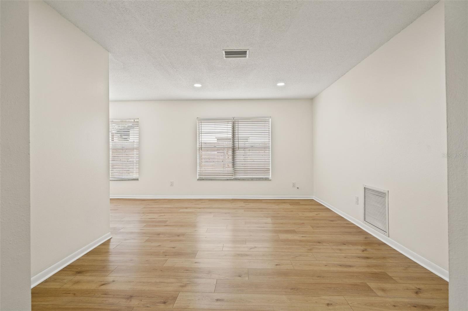 Image 12 of 30 For 13922 Briardale Lane