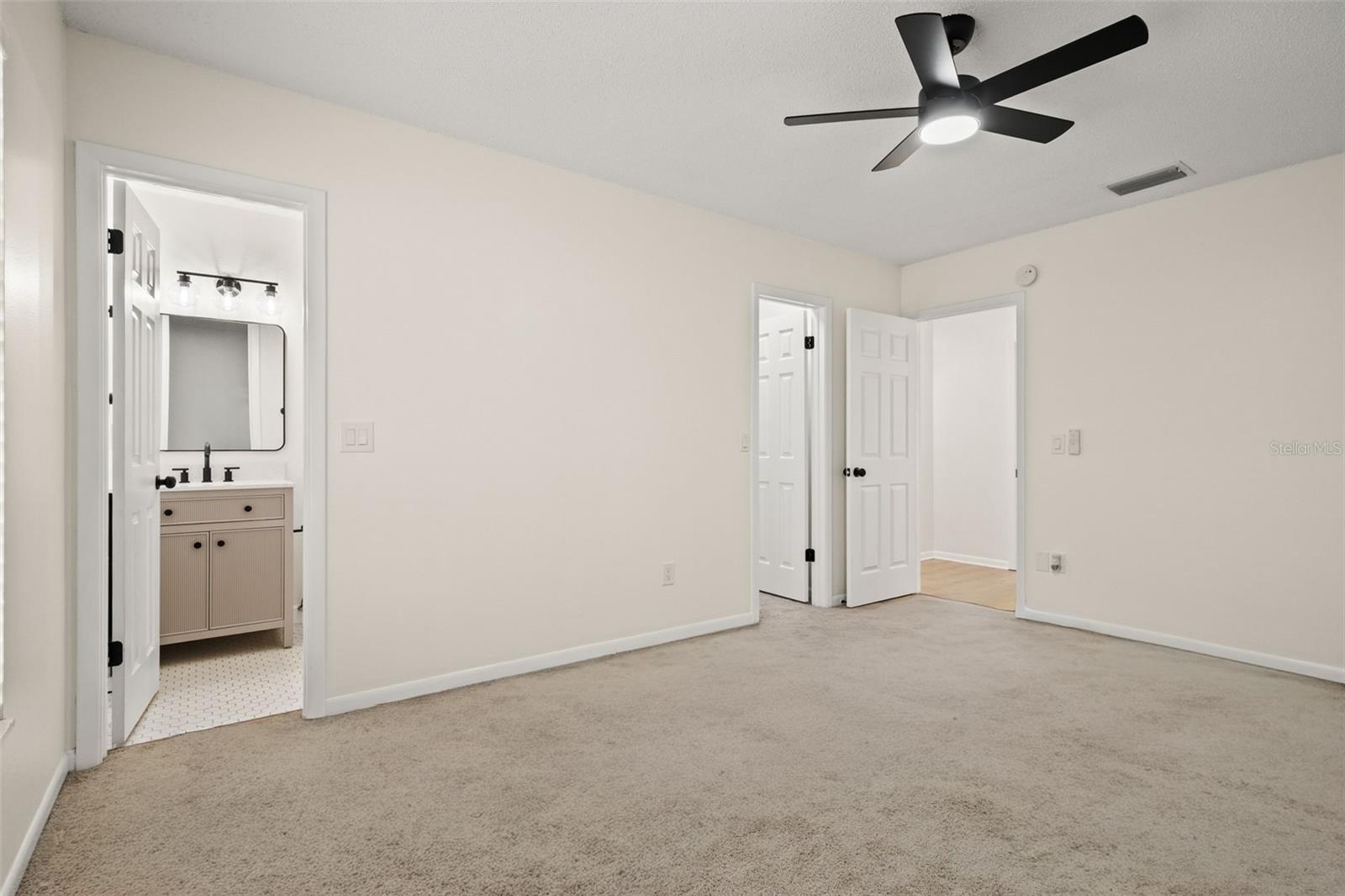 Image 15 of 30 For 13922 Briardale Lane