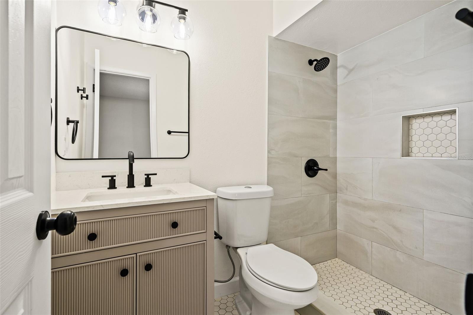 Image 16 of 30 For 13922 Briardale Lane