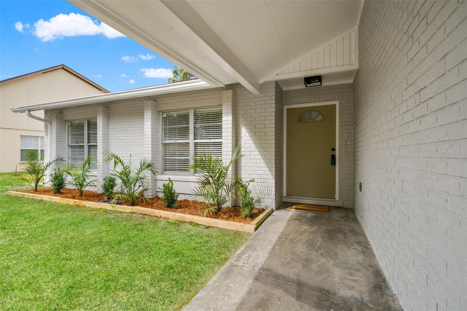 Image 2 of 30 For 13922 Briardale Lane