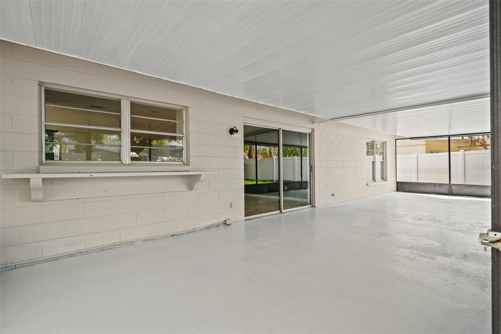 Image 22 of 30 For 13922 Briardale Lane