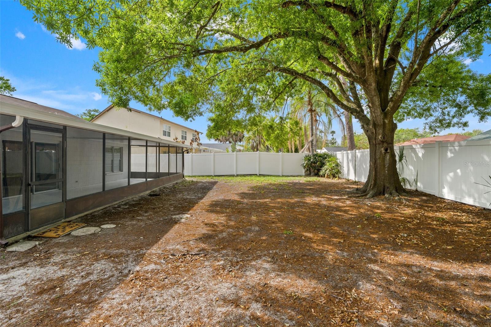 Image 26 of 30 For 13922 Briardale Lane