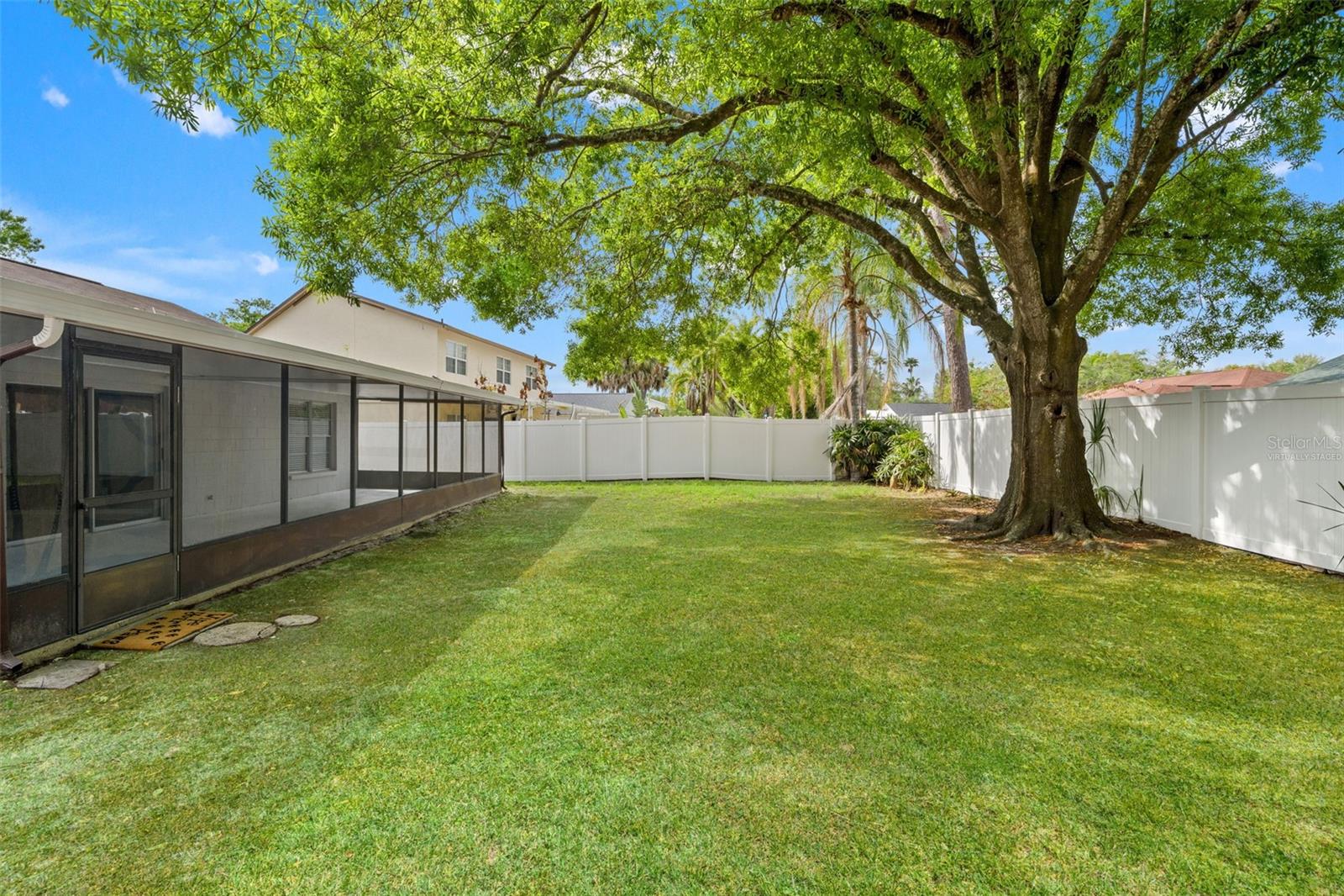 Image 27 of 30 For 13922 Briardale Lane