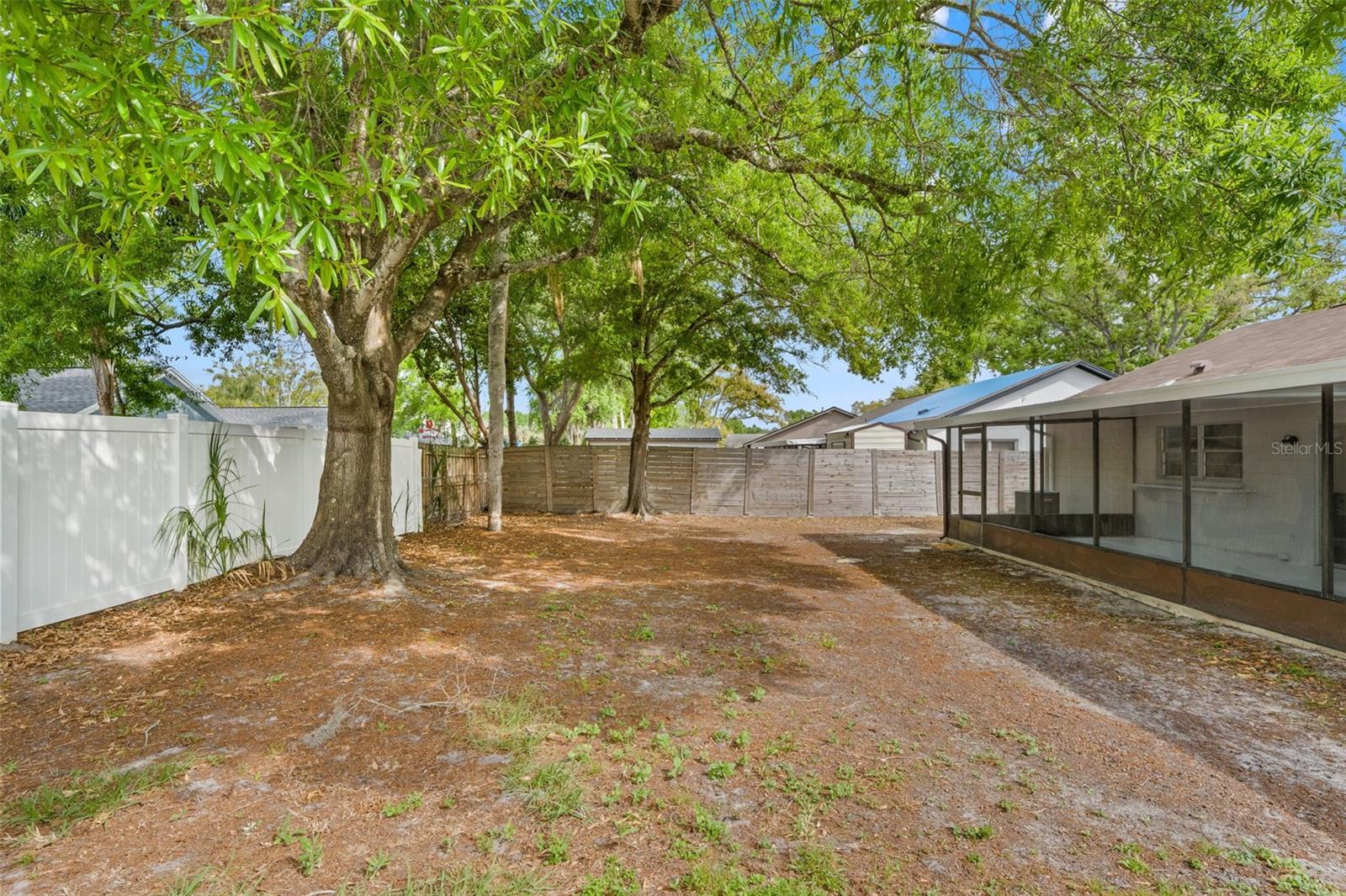 Image 28 of 30 For 13922 Briardale Lane