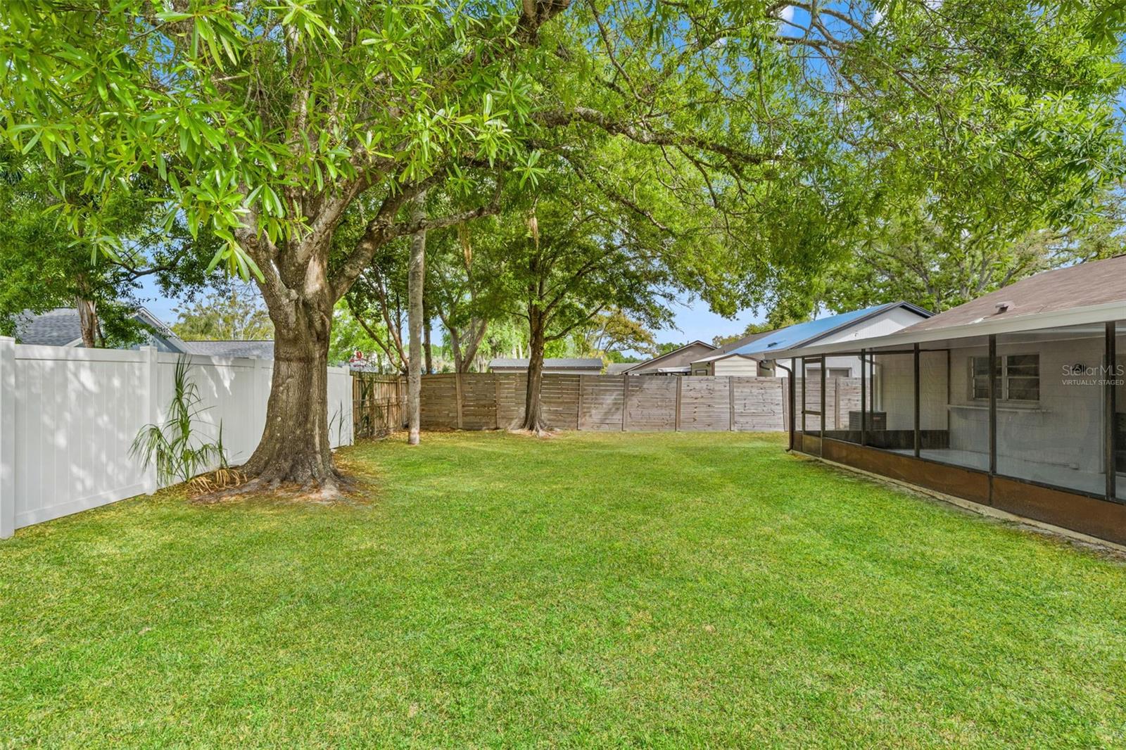 Image 29 of 30 For 13922 Briardale Lane