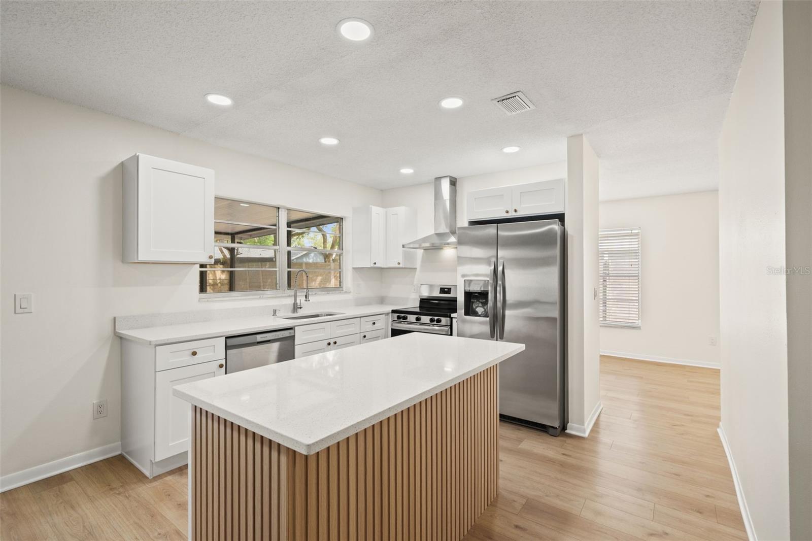 Image 8 of 30 For 13922 Briardale Lane