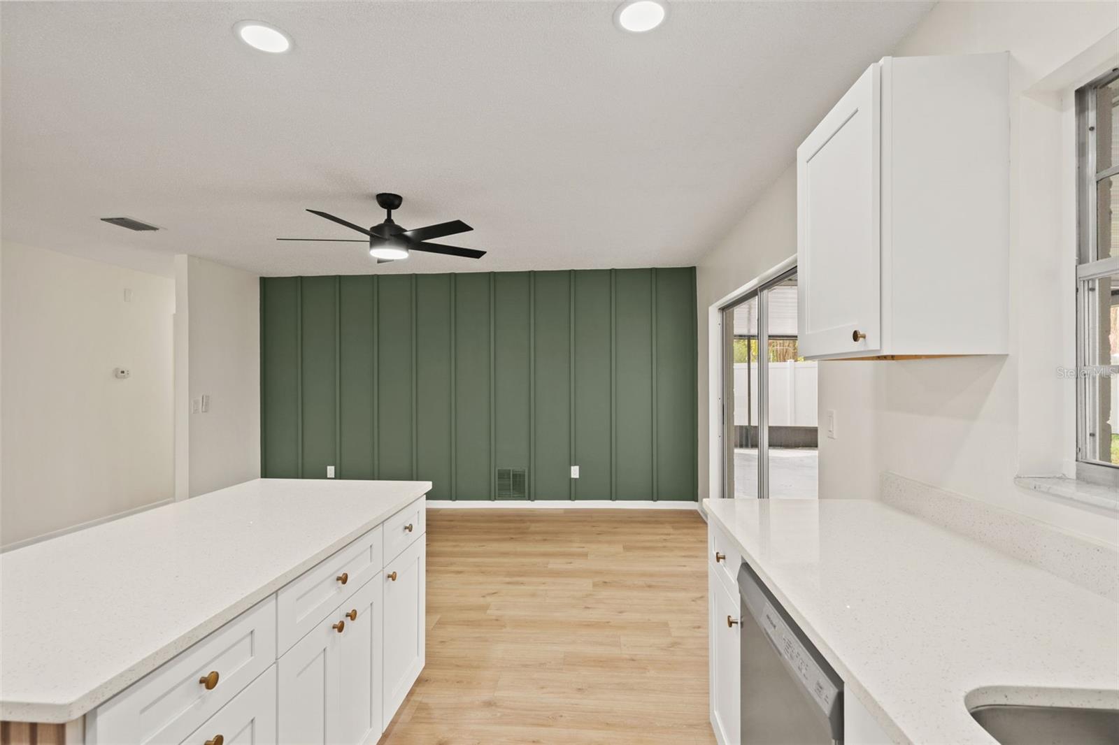 Image 9 of 30 For 13922 Briardale Lane