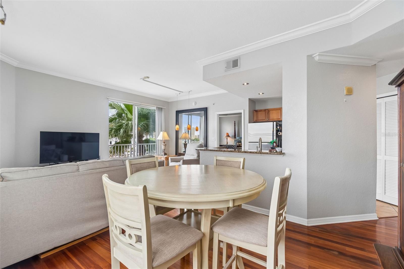 Image 15 of 42 For 700 Harbour Island Boulevard 329