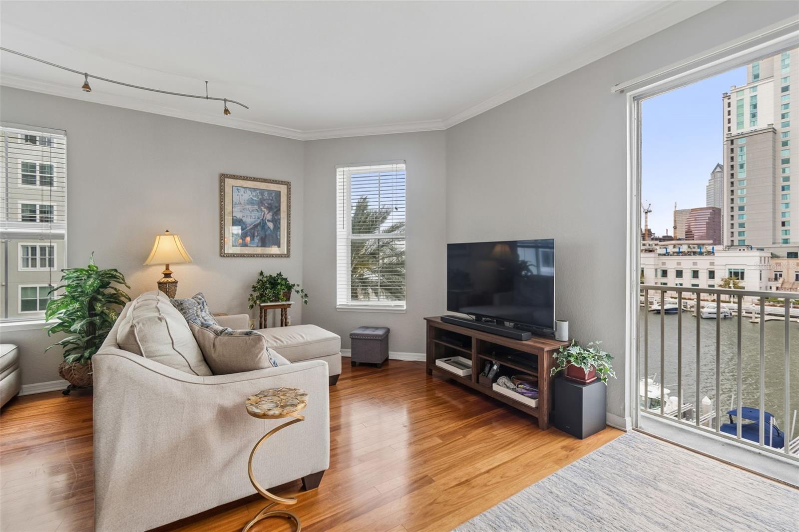 Image 5 of 42 For 700 Harbour Island Boulevard 329