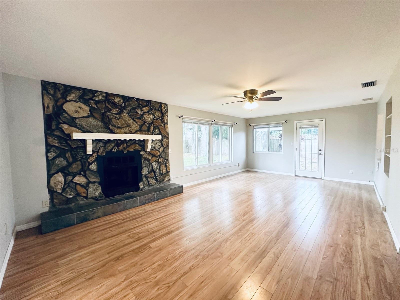 Image 13 of 16 For 1619 Pinewood Drive