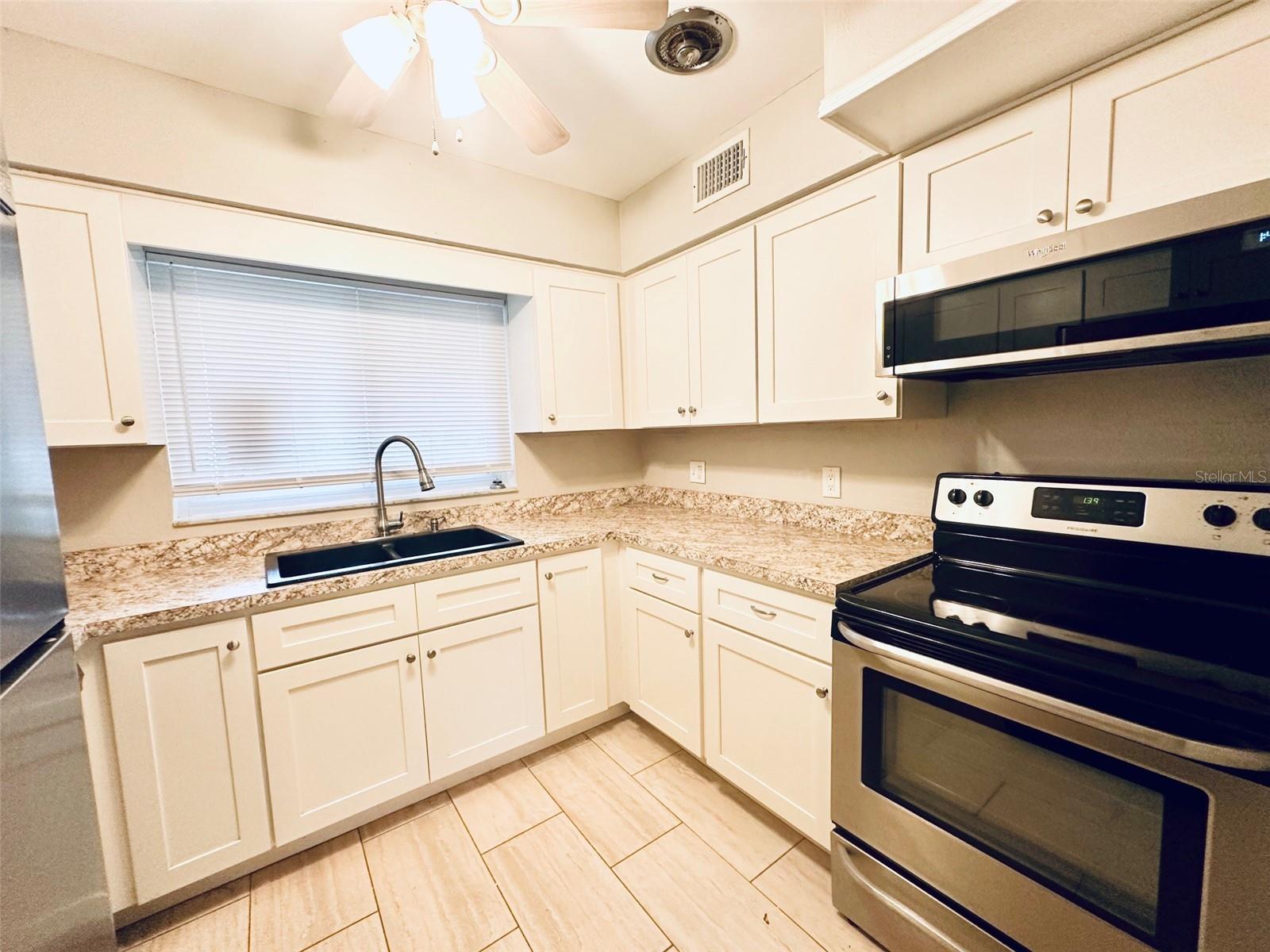 Image 3 of 16 For 1619 Pinewood Drive