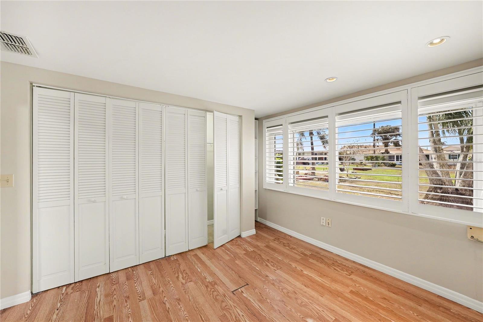 Image 15 of 25 For 1806 El Rancho Drive