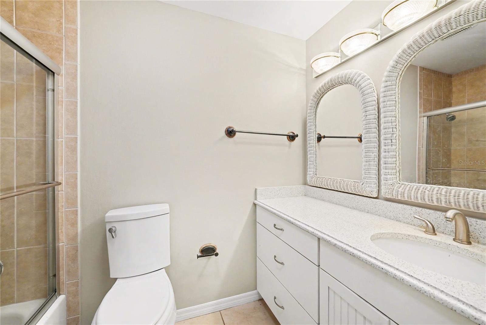 Image 19 of 25 For 1806 El Rancho Drive