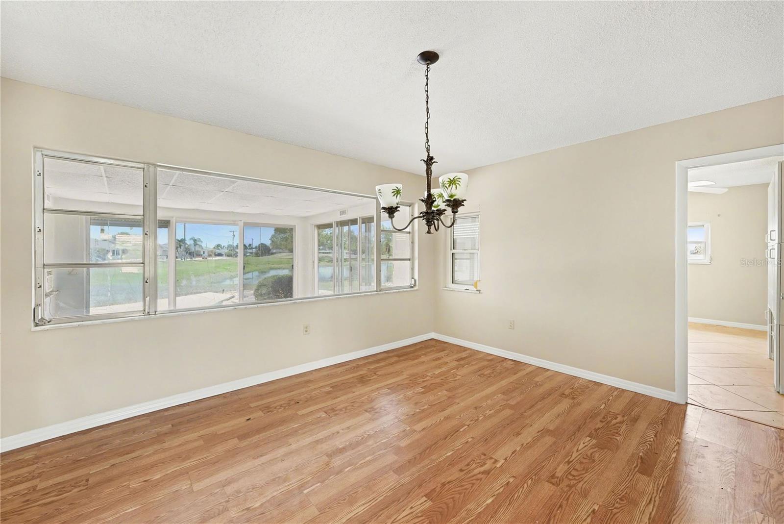 Image 9 of 25 For 1806 El Rancho Drive