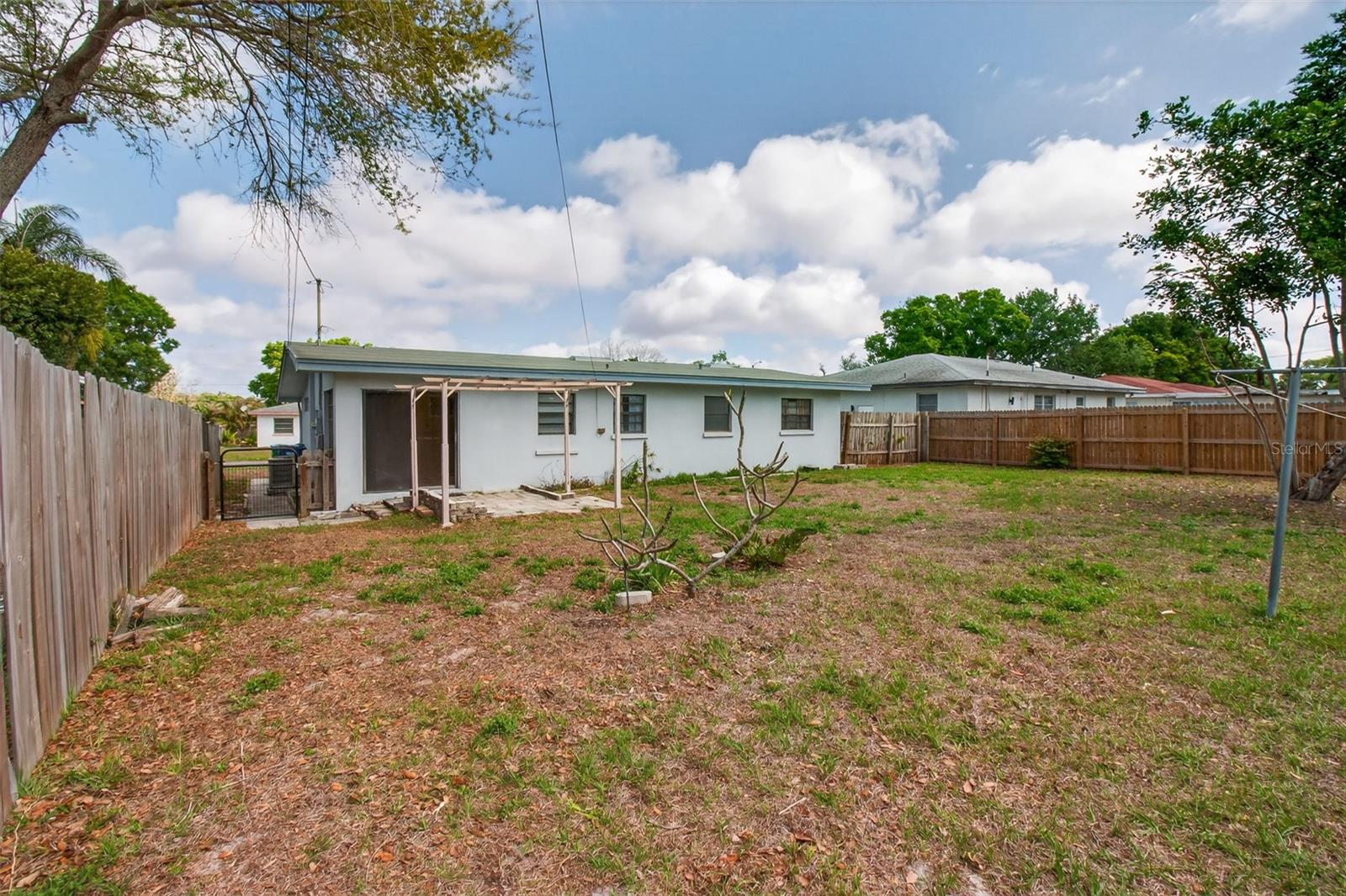 Image 14 of 44 For 1541 Illinois Road