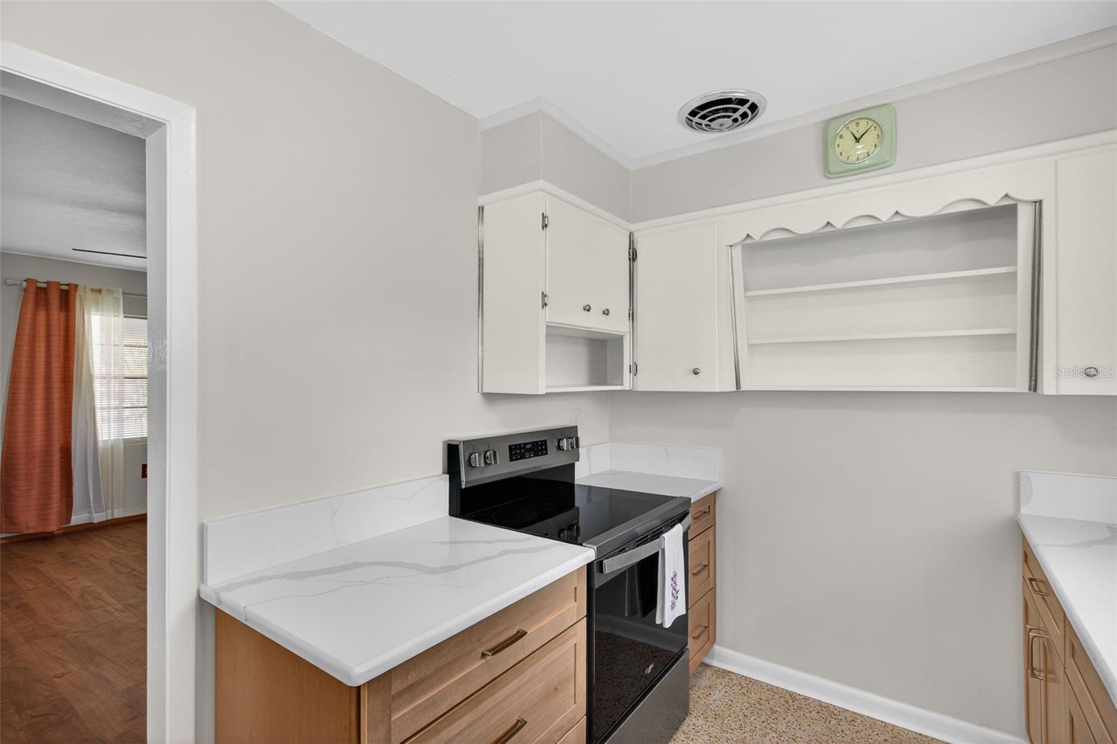 Image 20 of 44 For 1541 Illinois Road