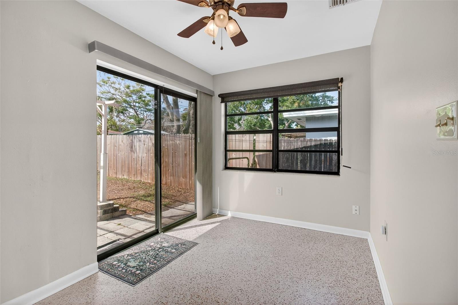 Image 21 of 44 For 1541 Illinois Road