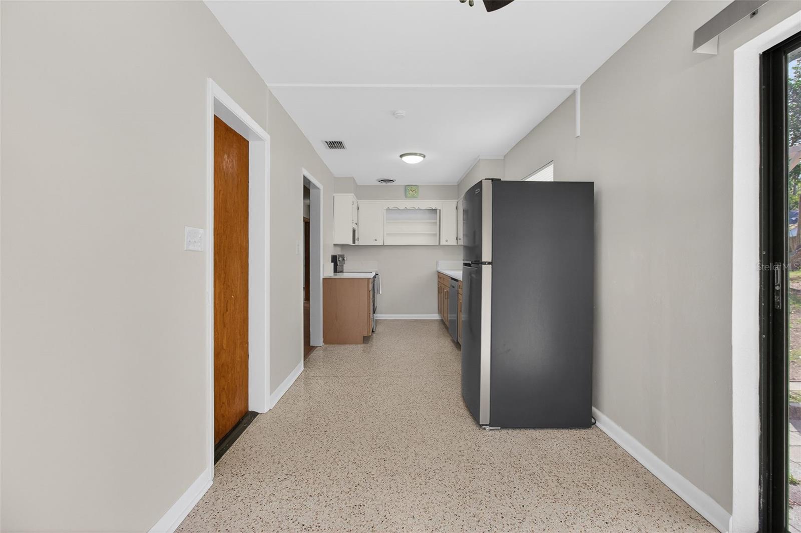 Image 25 of 44 For 1541 Illinois Road