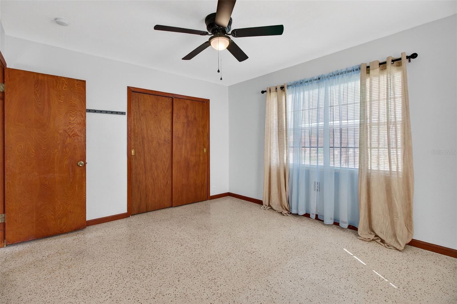 Image 27 of 44 For 1541 Illinois Road