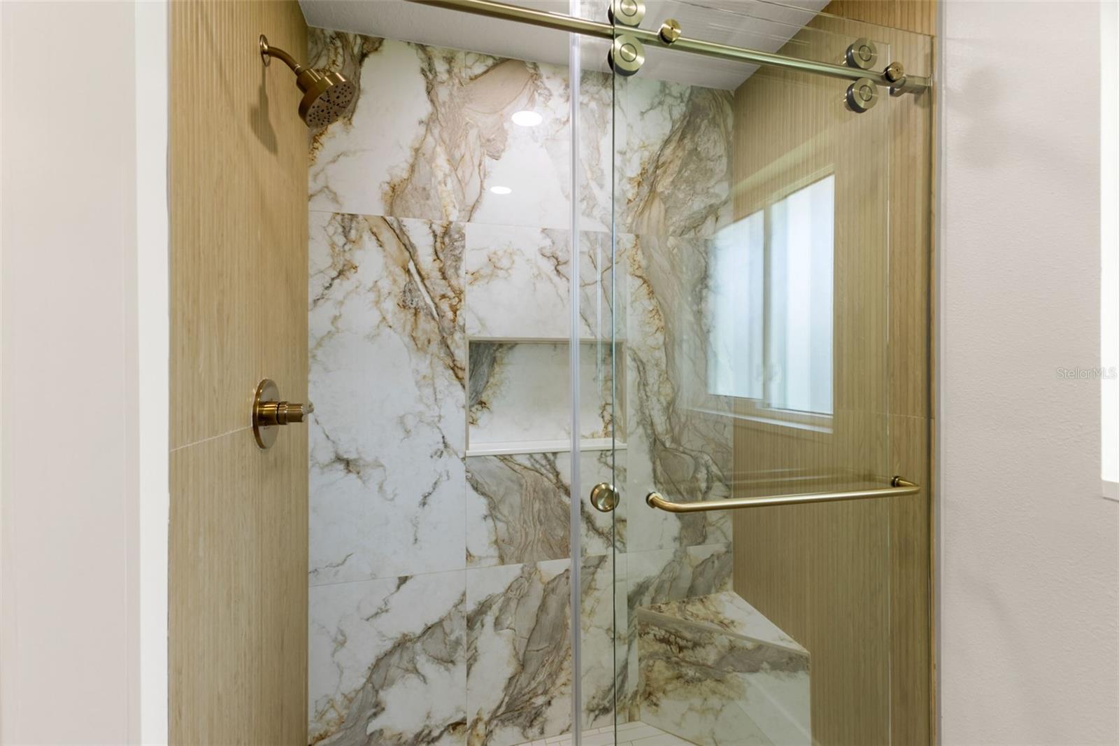 Image 14 of 82 For 10088 Paradise Boulevard