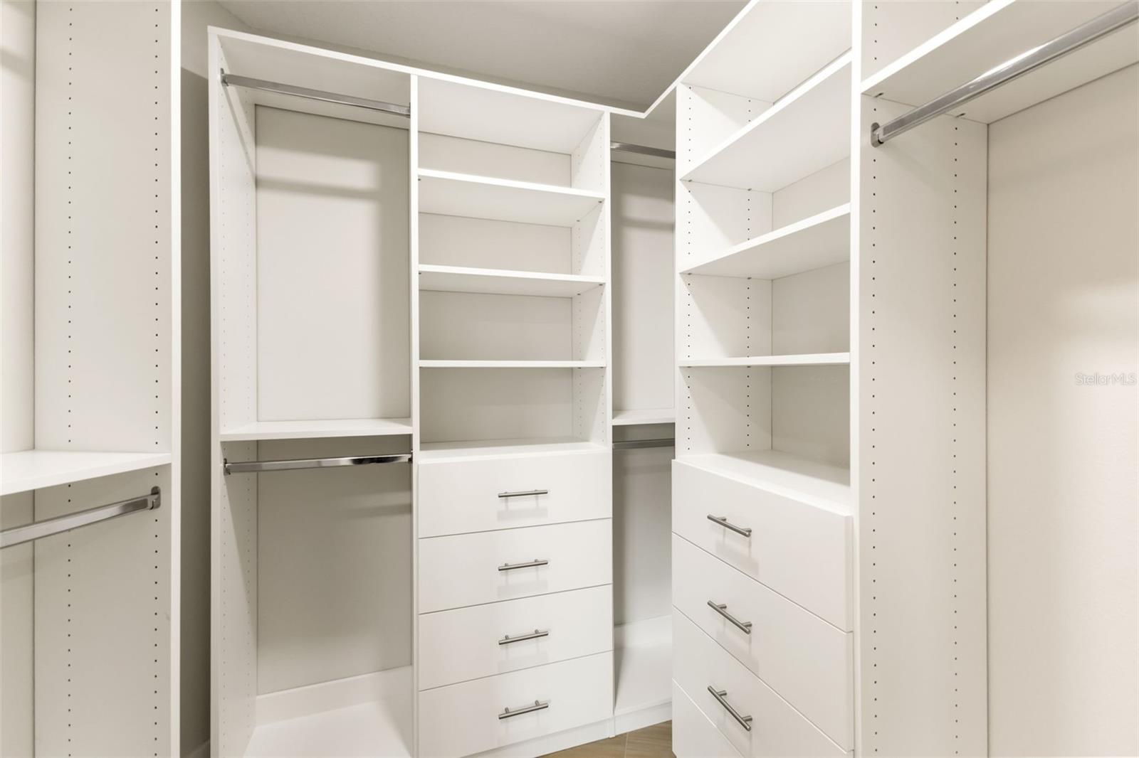 Image 16 of 82 For 10088 Paradise Boulevard