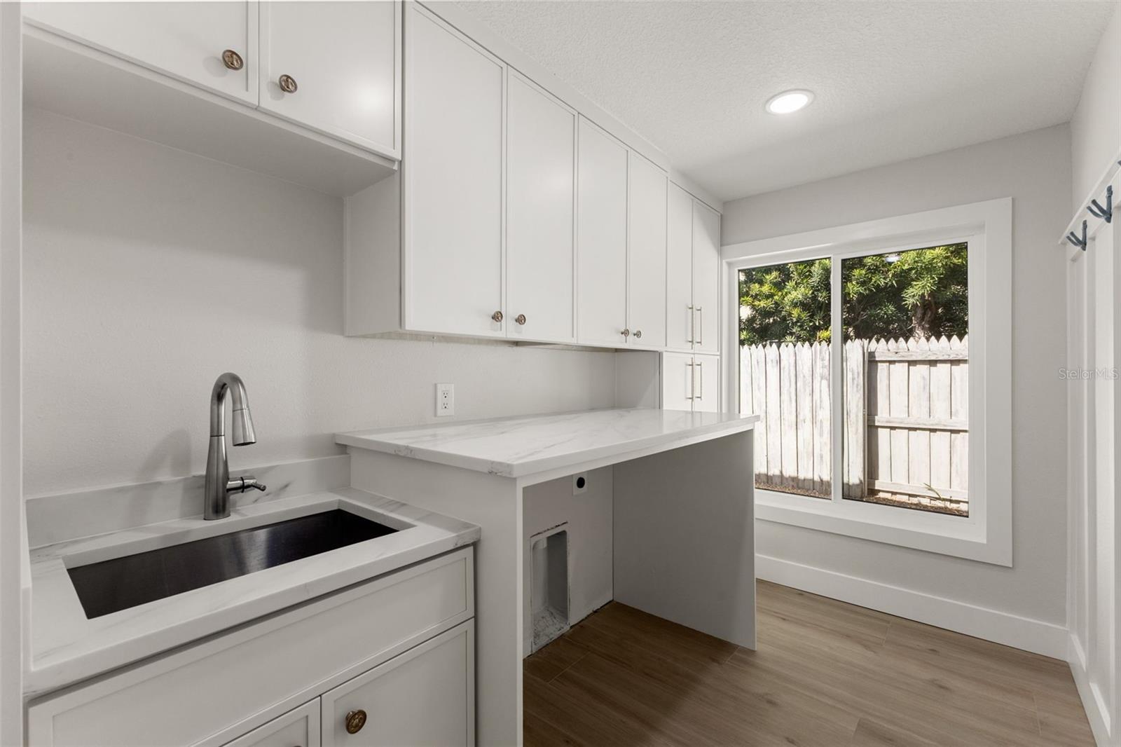 Image 18 of 82 For 10088 Paradise Boulevard