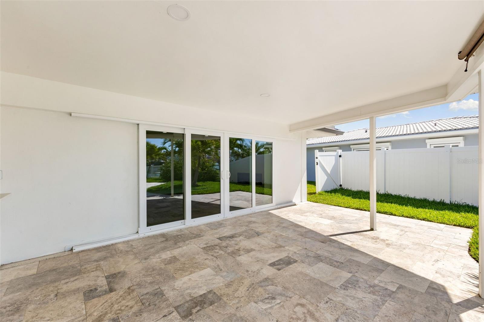 Image 26 of 82 For 10088 Paradise Boulevard