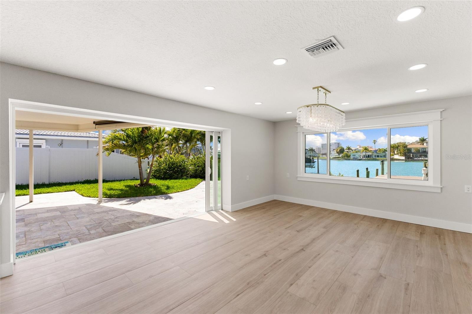 Image 29 of 82 For 10088 Paradise Boulevard