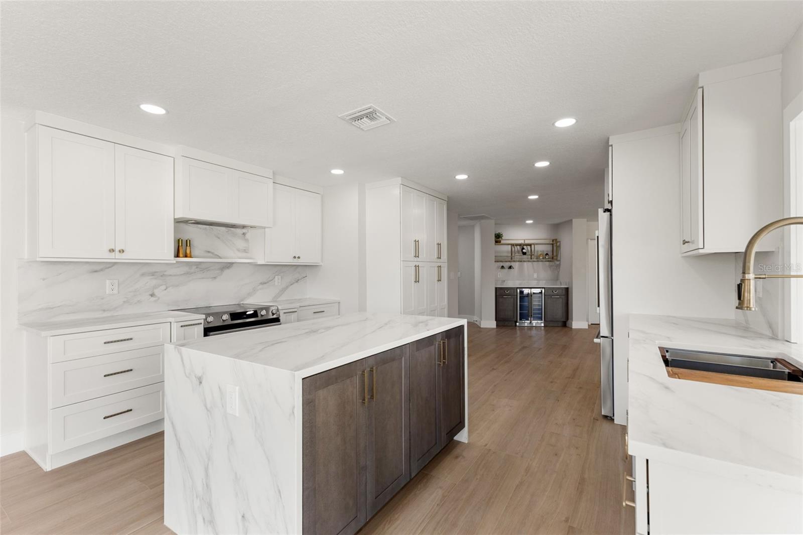 Image 31 of 82 For 10088 Paradise Boulevard