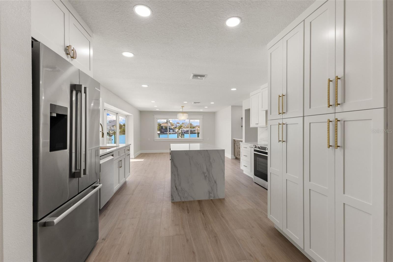 Image 34 of 82 For 10088 Paradise Boulevard