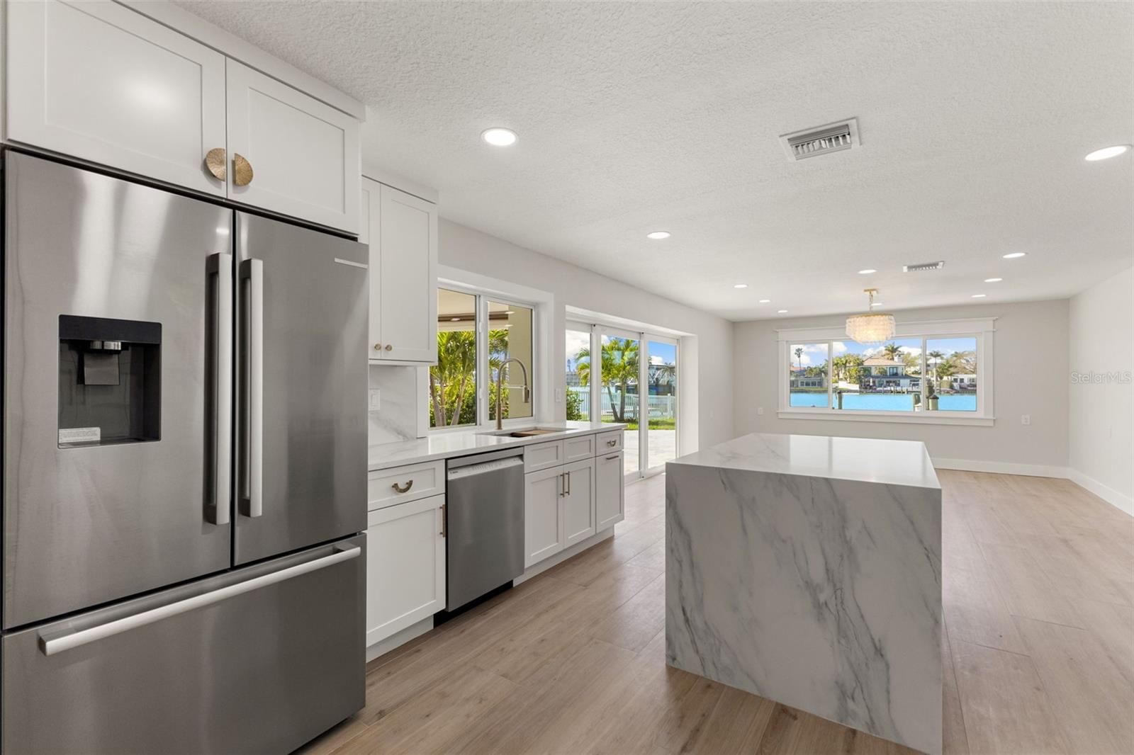 Image 35 of 82 For 10088 Paradise Boulevard