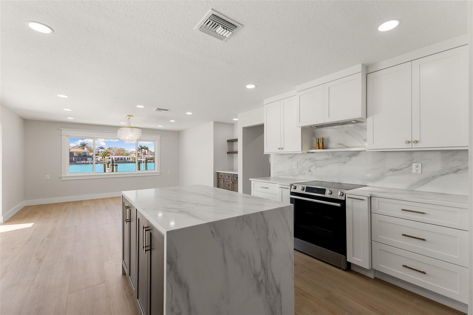 Image 36 of 82 For 10088 Paradise Boulevard