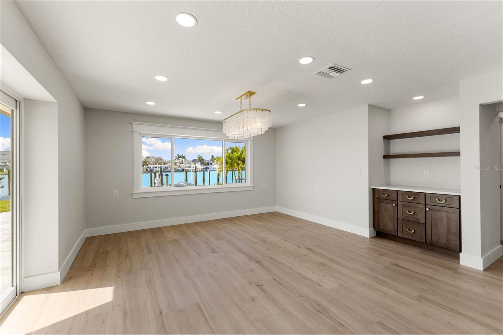 Image 38 of 82 For 10088 Paradise Boulevard