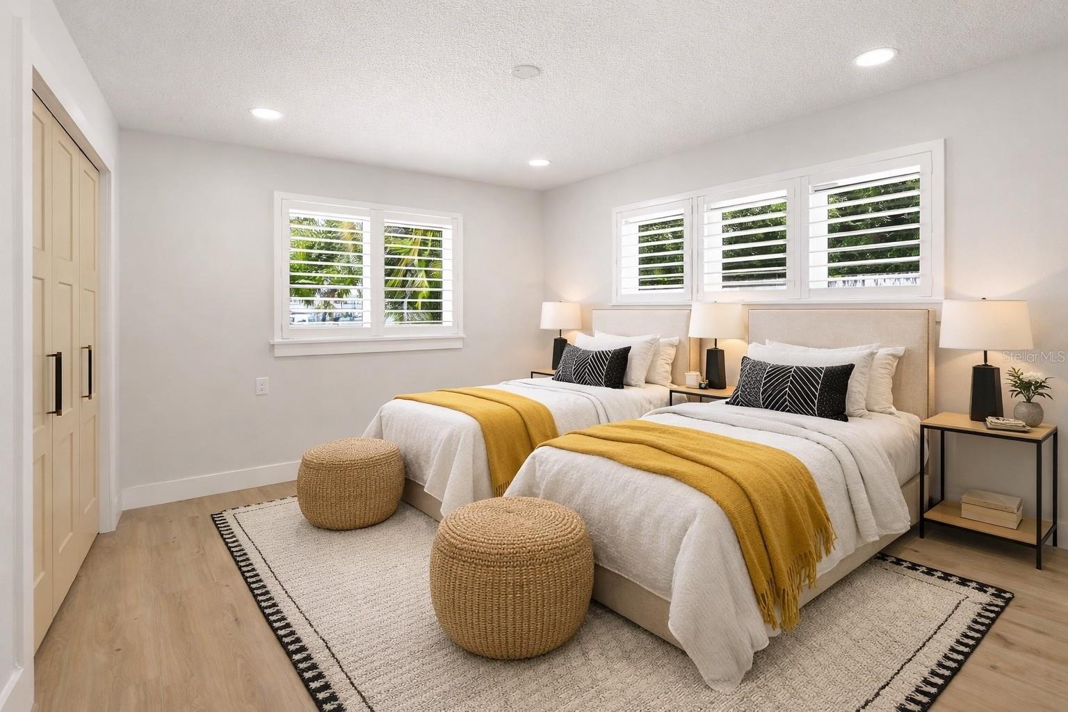 Image 41 of 82 For 10088 Paradise Boulevard