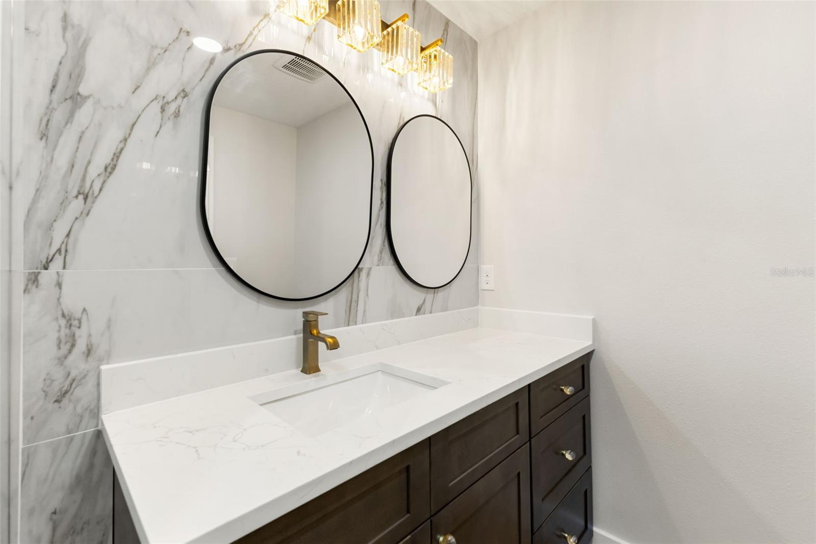 Image 43 of 82 For 10088 Paradise Boulevard