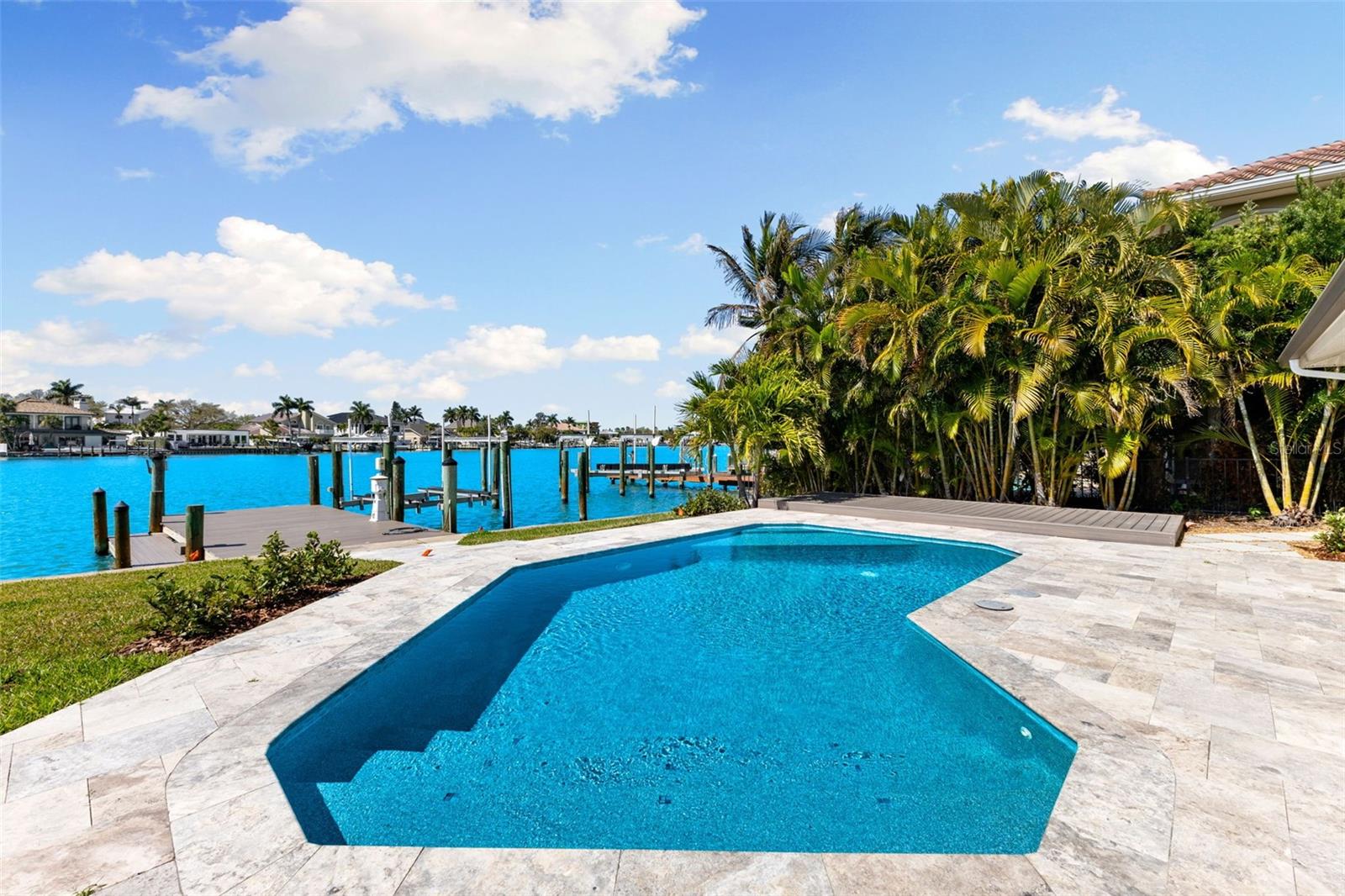 Image 49 of 82 For 10088 Paradise Boulevard