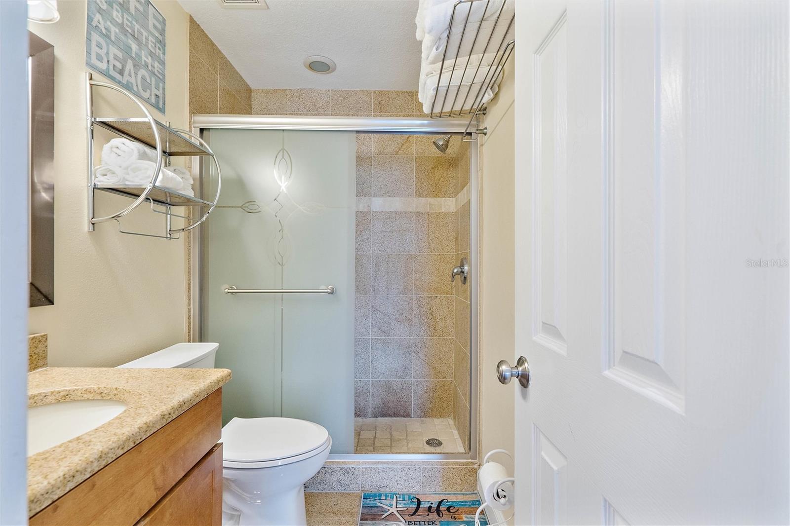 Image 15 of 25 For 4103 Gulf Boulevard 201