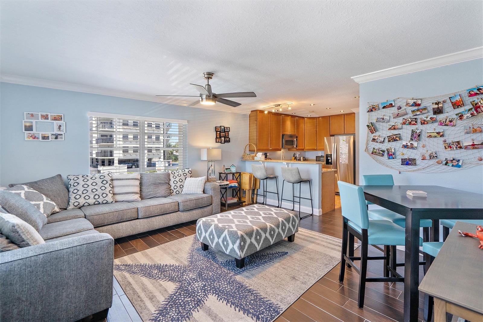 Image 4 of 25 For 4103 Gulf Boulevard 201