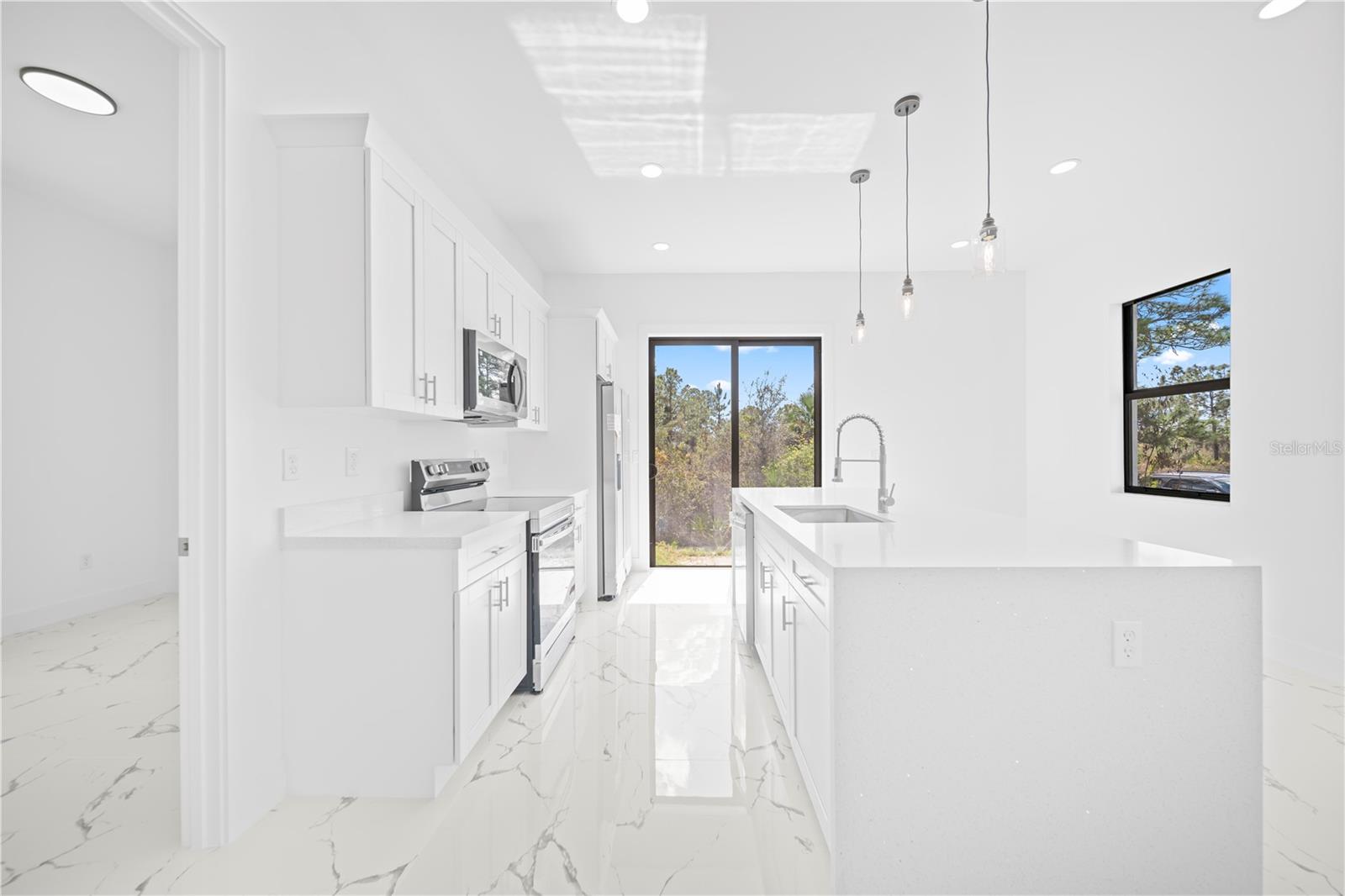 Image 10 of 21 For 326 Louis Avenue