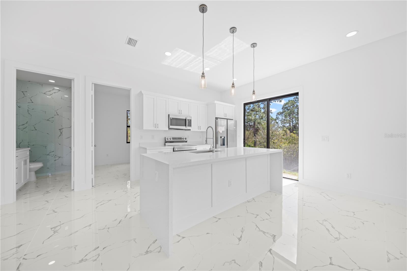 Image 11 of 21 For 326 Louis Avenue