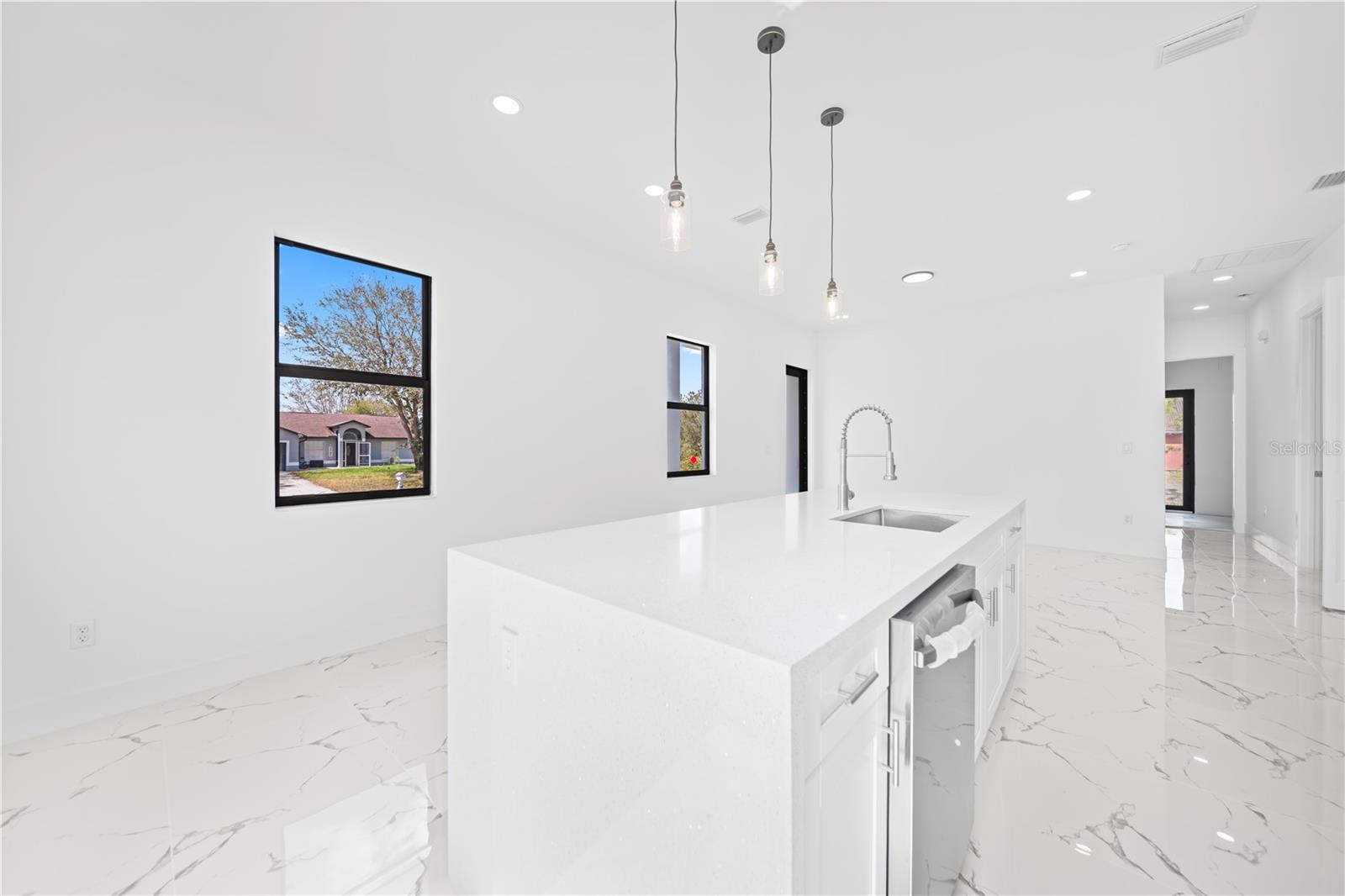 Image 12 of 21 For 326 Louis Avenue