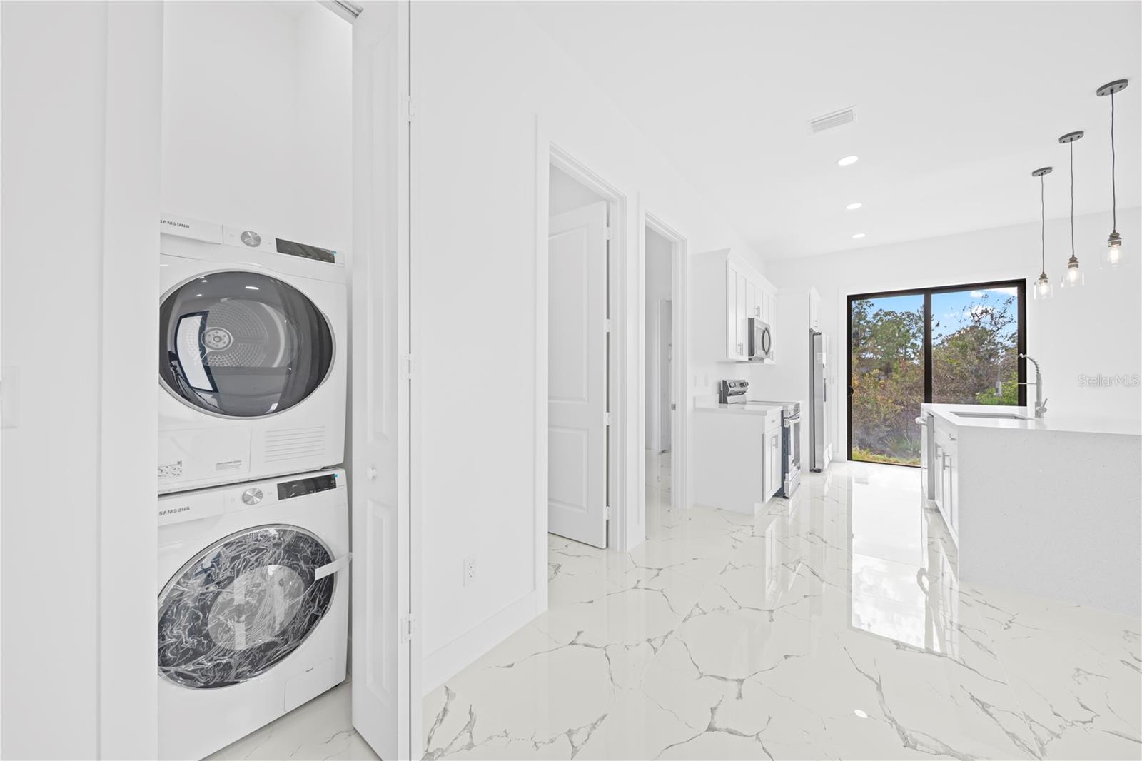 Image 17 of 21 For 326 Louis Avenue