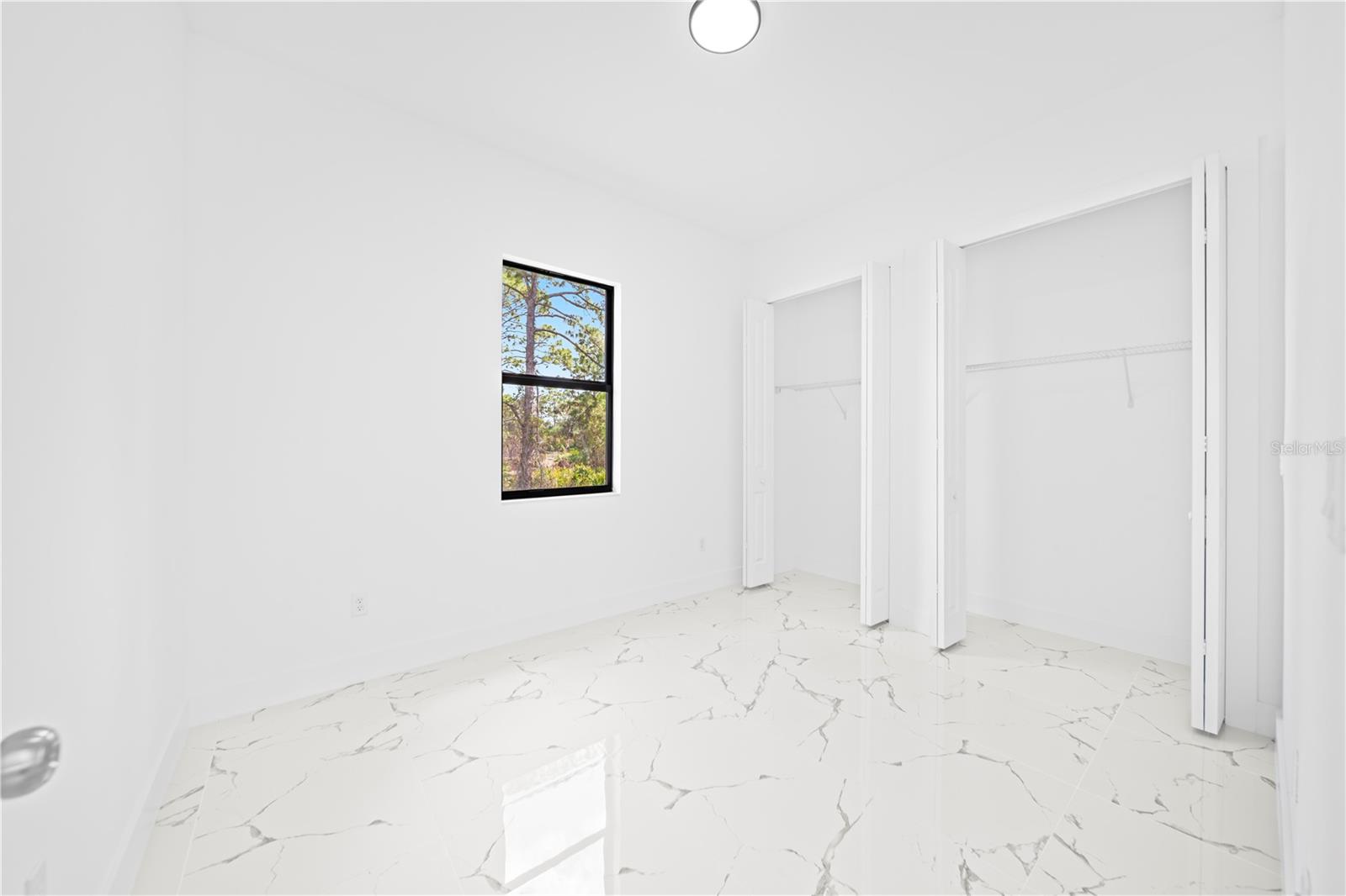 Image 4 of 21 For 326 Louis Avenue