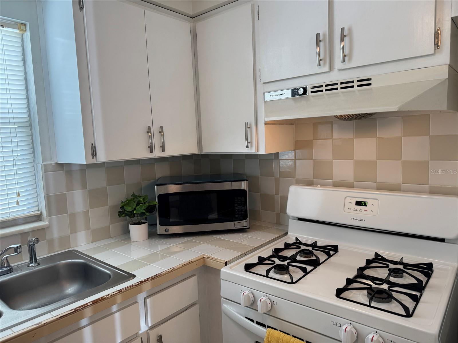 Image 13 of 54 For 5107 Park Lake Drive N